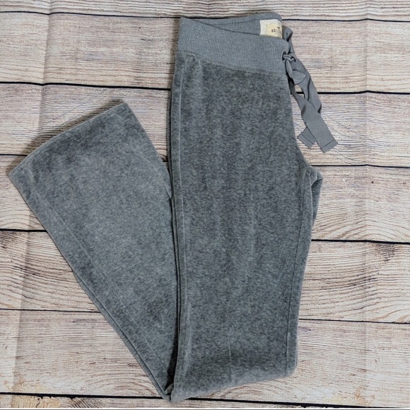 New hollister velour tracksuit - Size S - Picture 8 of 11